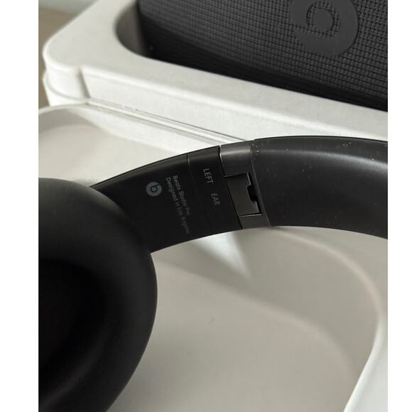 Beats Studio Pro Wireless Headphones Model MGTP3LL/A USA Black NC Spatial Audio - Picture 7 of 16